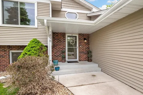 1896 Adele Street Maplewood MN 55109