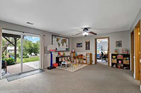 1896 Adele Street Maplewood MN 55109