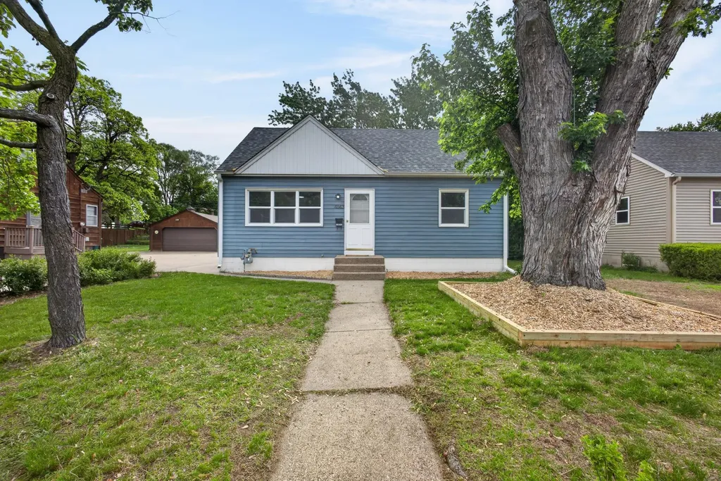 4943 Washington Street NE Columbia Heights MN 55421