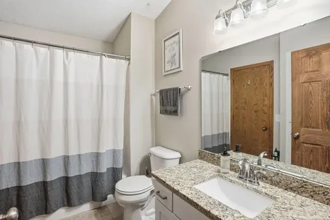 876 Curry Trail Eagan MN 55123