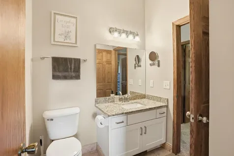 876 Curry Trail Eagan MN 55123