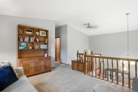 876 Curry Trail Eagan MN 55123