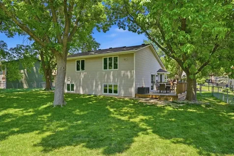 876 Curry Trail Eagan MN 55123