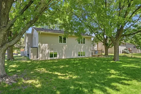 876 Curry Trail Eagan MN 55123
