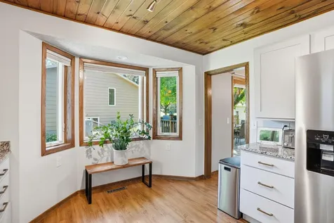 876 Curry Trail Eagan MN 55123