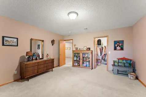2618 Rosetown Court Roseville MN 55113