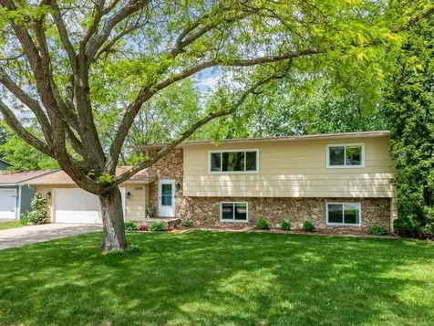 112316 Baxter Court Chaska MN 55318