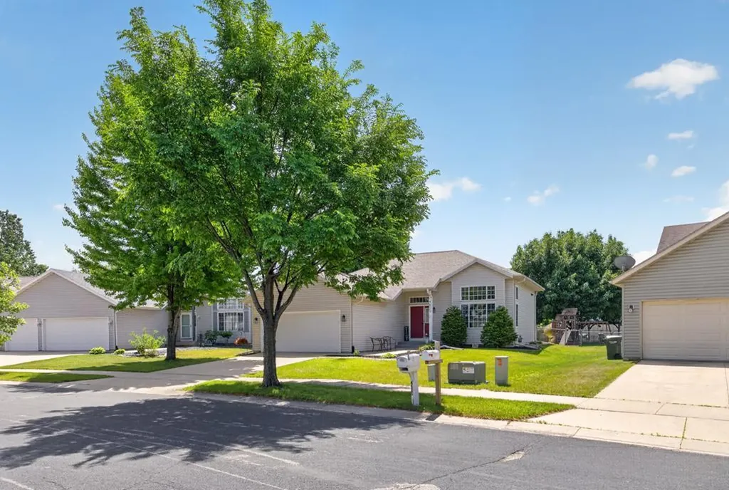 4820 Savannah Drive NW Rochester MN 55901