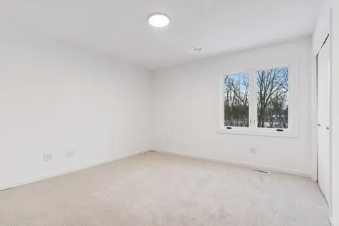13124 April Lane Minnetonka MN 55305