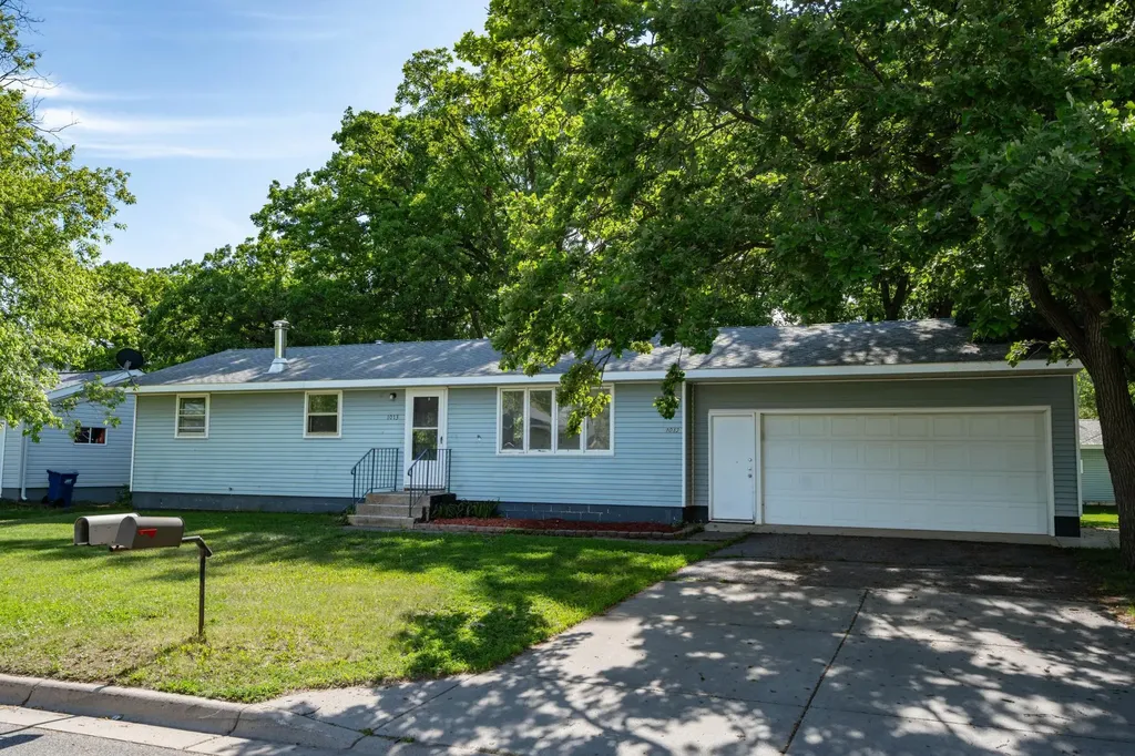 1013 4 1/2 Avenue N Sauk Rapids MN 56379