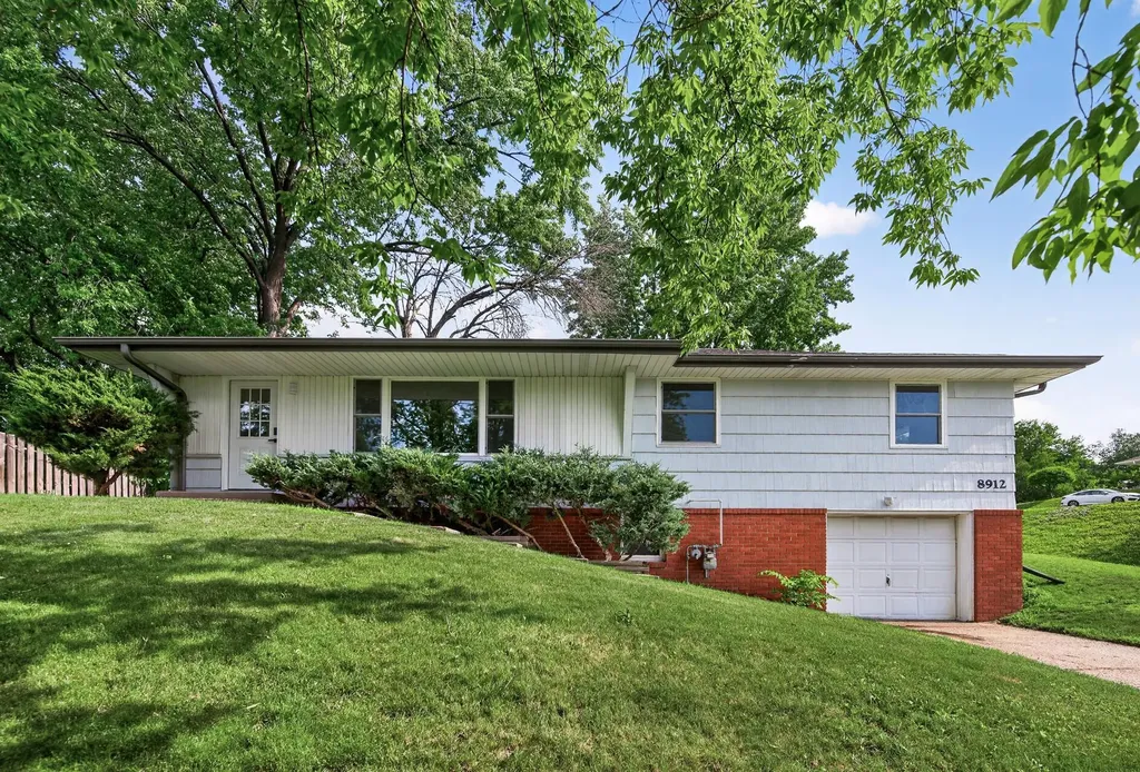 8912 Tretbaugh Drive Bloomington MN 55431