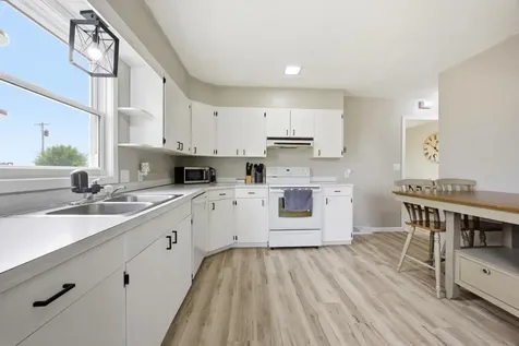 333 3rd Avenue E Hunter ND 58048