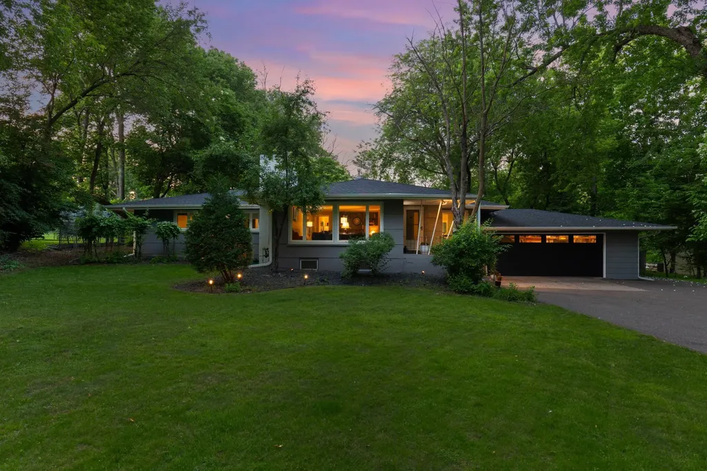 18150 Honeysuckle Lane Wayzata MN 55391