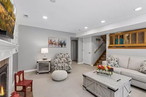 1420 Knoll Drive Shoreview MN 55126