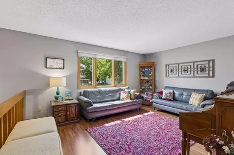 1420 Knoll Drive Shoreview MN 55126