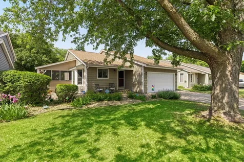 1420 Knoll Drive Shoreview MN 55126