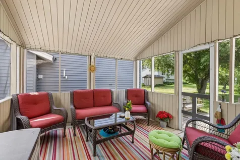 1420 Knoll Drive Shoreview MN 55126