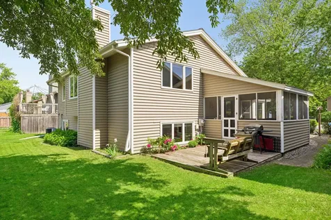 1420 Knoll Drive Shoreview MN 55126