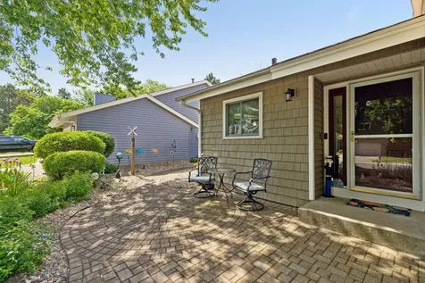 1420 Knoll Drive Shoreview MN 55126