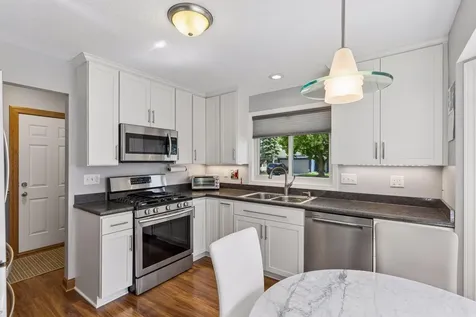 1420 Knoll Drive Shoreview MN 55126