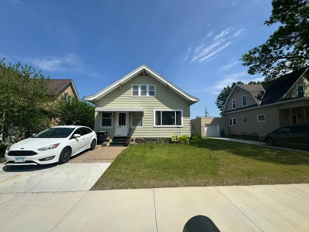 412 4th Street NE Little Falls MN 56345