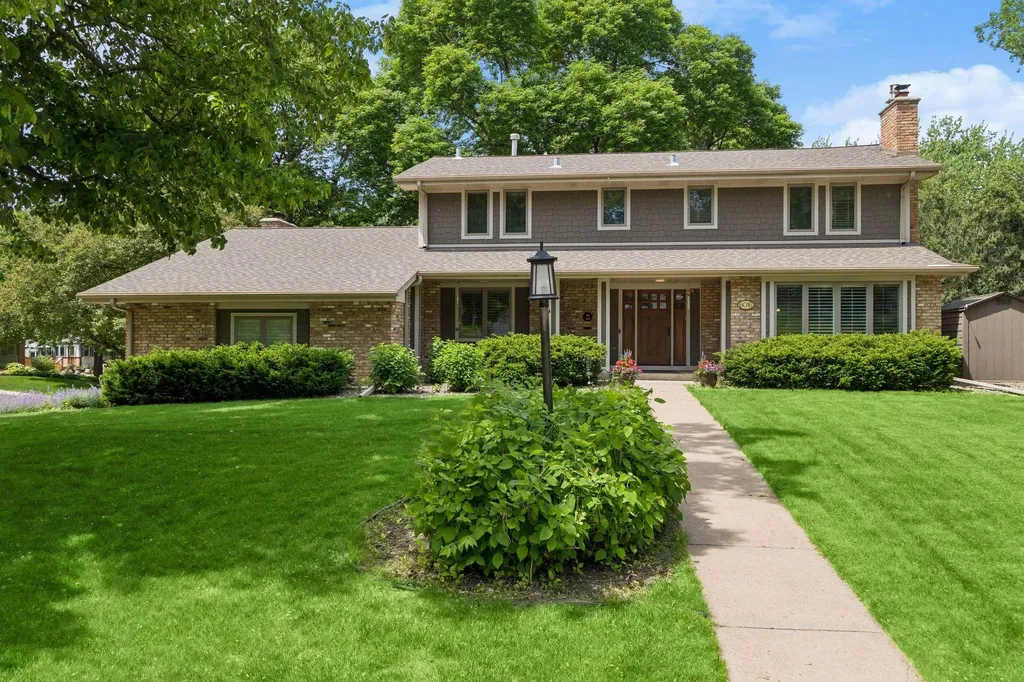 6016 Olinger Circle Edina MN 55436