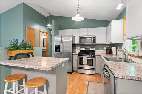 735 Marigold Drive Cambridge MN 55008