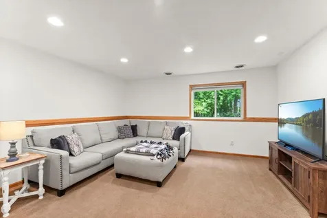 735 Marigold Drive Cambridge MN 55008