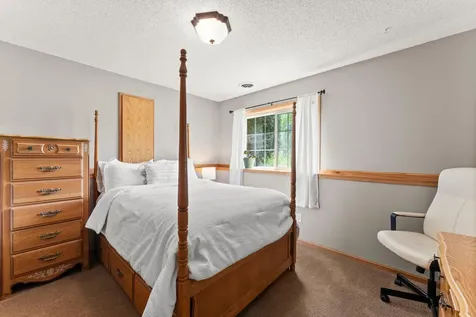735 Marigold Drive Cambridge MN 55008