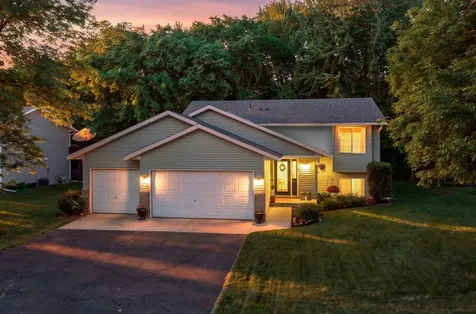 735 Marigold Drive Cambridge MN 55008