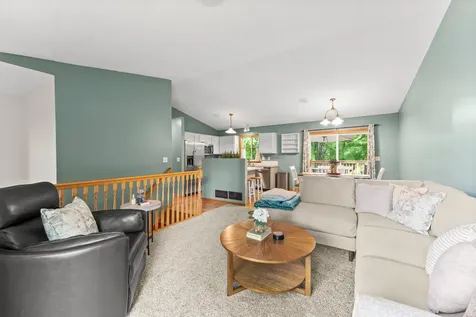 735 Marigold Drive Cambridge MN 55008