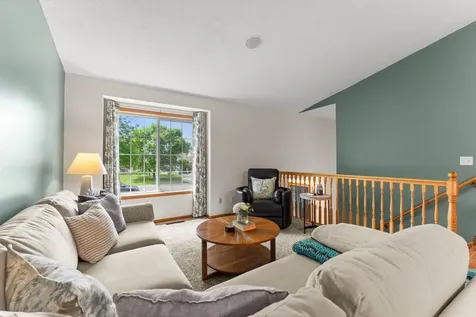 735 Marigold Drive Cambridge MN 55008