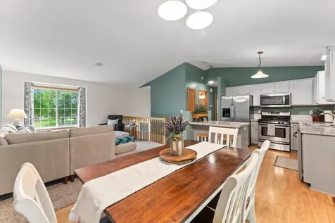 735 Marigold Drive Cambridge MN 55008