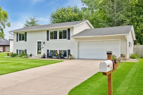 14015 39th Avenue N Plymouth MN 55447