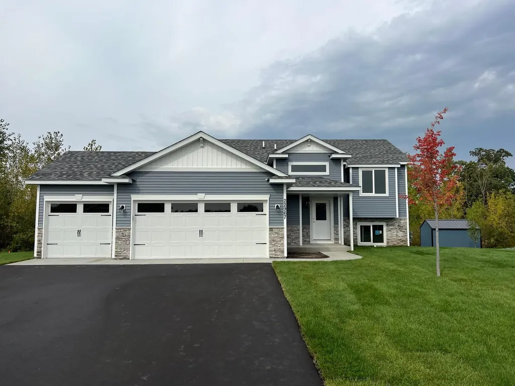 2582 Topaz Street Saint Augusta MN 56301