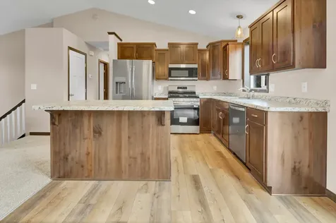 2582 Topaz Street Saint Augusta MN 56301
