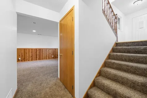 1100 Lochmist Lane NW Alexandria MN 56308