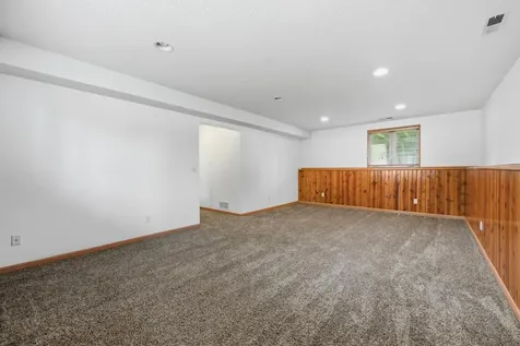 1100 Lochmist Lane NW Alexandria MN 56308