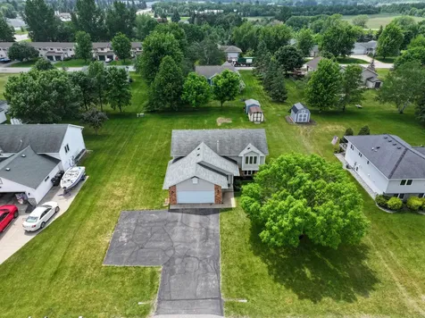 1100 Lochmist Lane NW Alexandria MN 56308