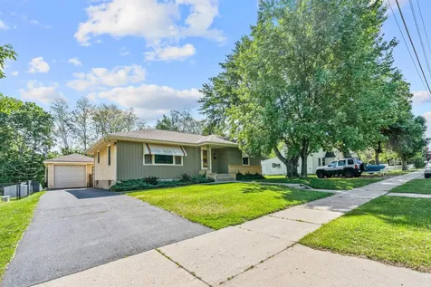 845 Spencer Street S Shakopee MN 55379
