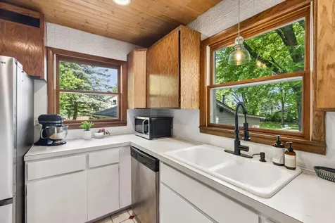 9883 Brookview Road Woodbury MN 55125