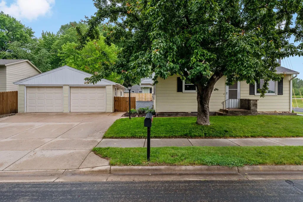 16281 Evanston Avenue SE Prior Lake MN 55372