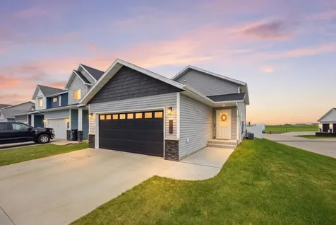 1138 Highland Lane W West Fargo ND 58078