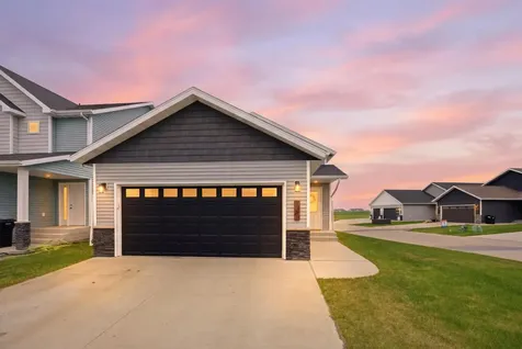 1138 Highland Lane W West Fargo ND 58078