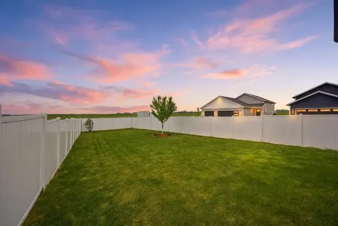 1138 Highland Lane W West Fargo ND 58078