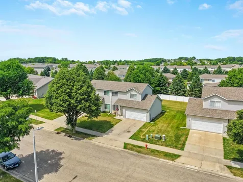 5133 Weatherstone Drive NW Rochester MN 55901