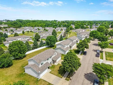 5133 Weatherstone Drive NW Rochester MN 55901
