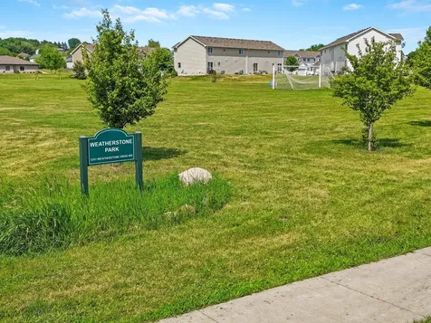 5133 Weatherstone Drive NW Rochester MN 55901