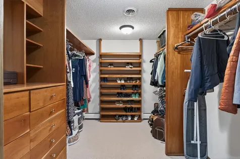 5590 Matterhorn Drive NE Fridley MN 55432