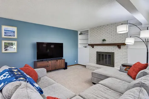 5590 Matterhorn Drive NE Fridley MN 55432